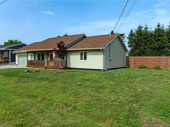 33 Neill Dr, Hampton, NB E5N 0K4