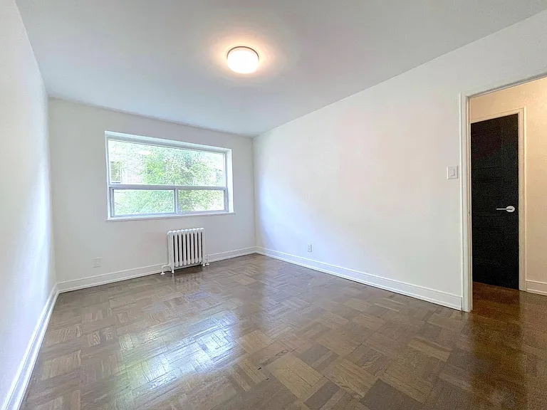 140 Kingston Rd #204 — Photo 9