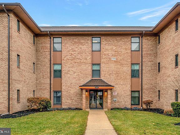 2nd image of 3205 Falcon Ln APT 113