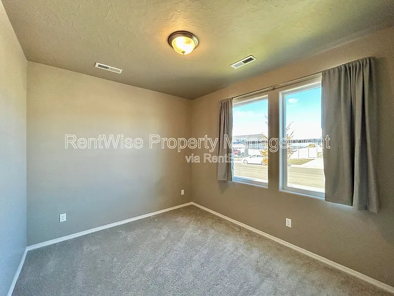 1309 S Jupiter Ave — Photo 11
