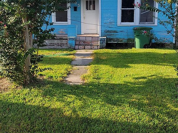2nd image of 203 Coronado St