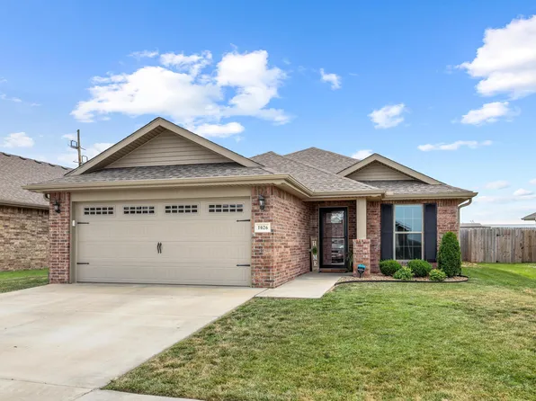 1026 Matthew Circle, Webb City, MO 64870