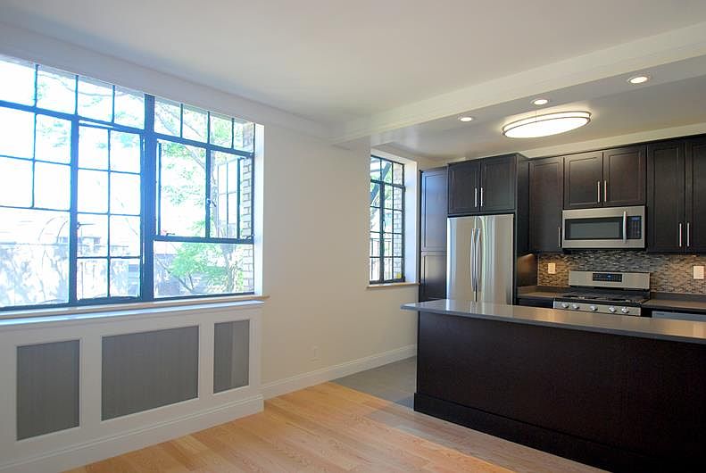 1st image of 72 Barrow St APT 6W