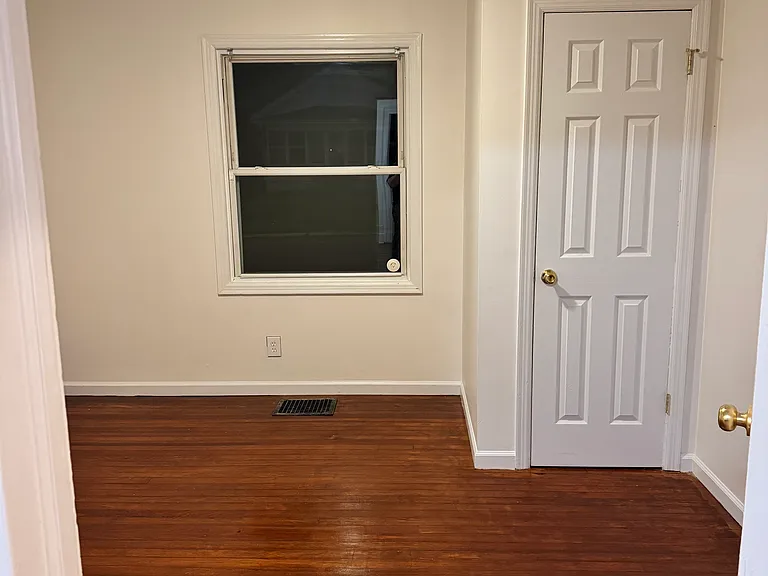 1333 Haskin Ave — Photo 4