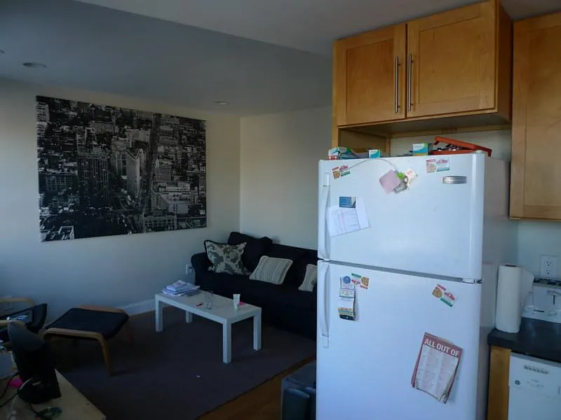 3 bed, 9999 sqft, $4,800 — Photo 3