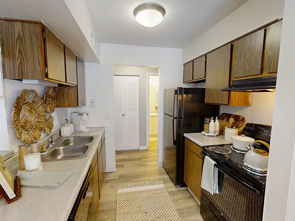Pebble Point Apartments