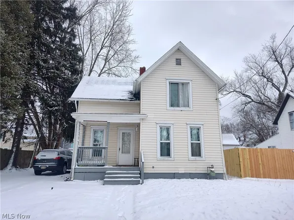 681 Madison St, Conneaut, OH 44030