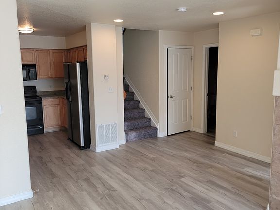 3rd image of 12812 Jasmine St Unit E