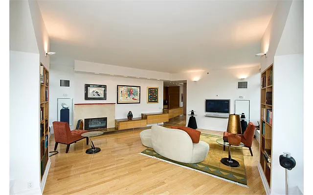 Sold by Douglas Elliman | media 4