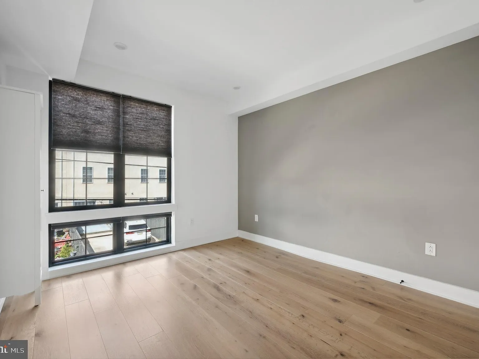 2 bed, 1015 sqft, $2,900 — Photo 3
