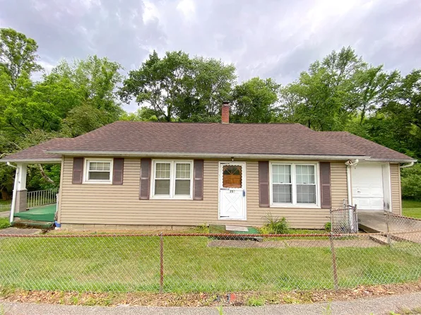 250 Spring Valley Rd, Jeannette, PA 15644