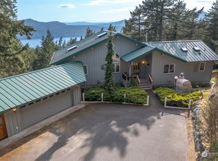 16 Switchback Rd, Eastsound, WA 98245