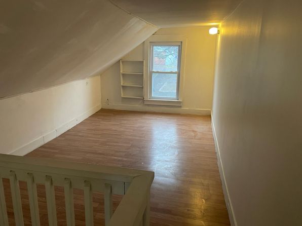 315 Ridge Ave W