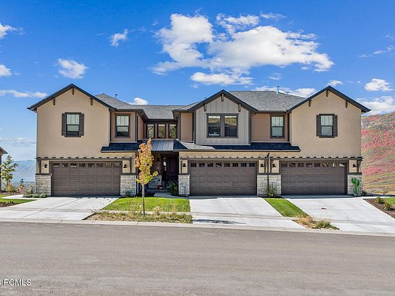 2nd image of 6061 N Westridge Rd