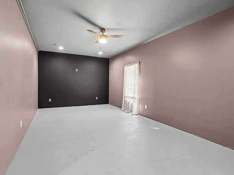 333 Summit Village Dr — Photo 4