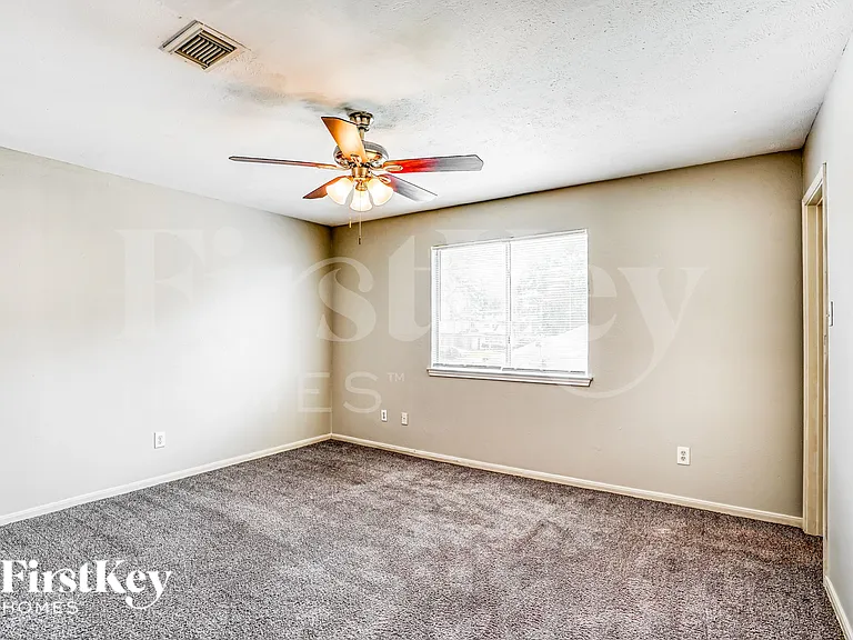 518 Foxglove Dr — Photo 16