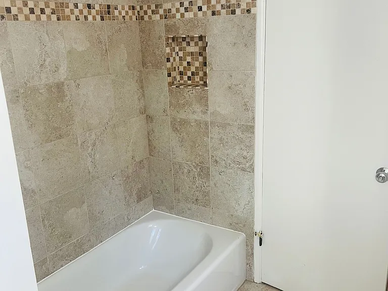 5404 Robinhood Ave — Photo 8