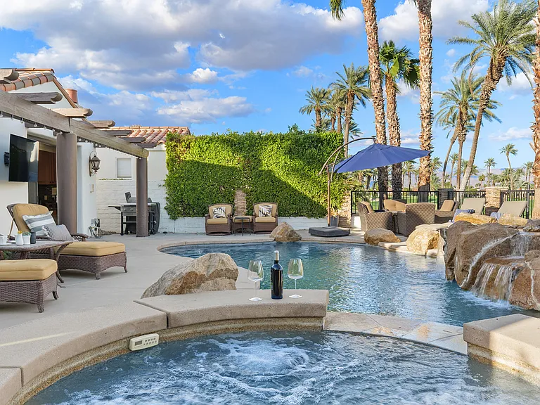 56408 Palms Dr — Photo 38