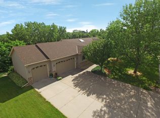 2620 Southcrest Ave E, Maplewood, MN 55119