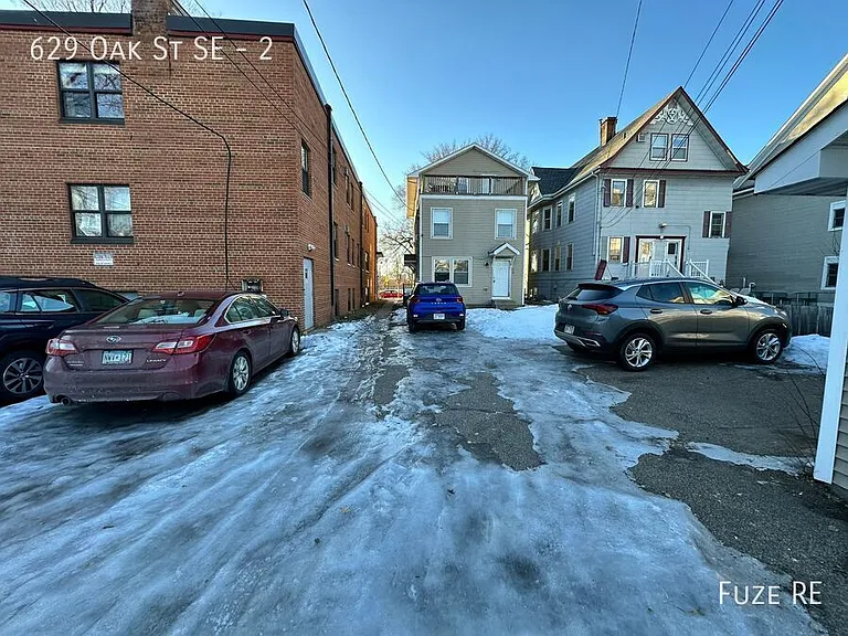 629 Oak St SE #2 — Photo 23