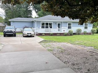 902 Midland Dr, Wilmington, NC 28412
