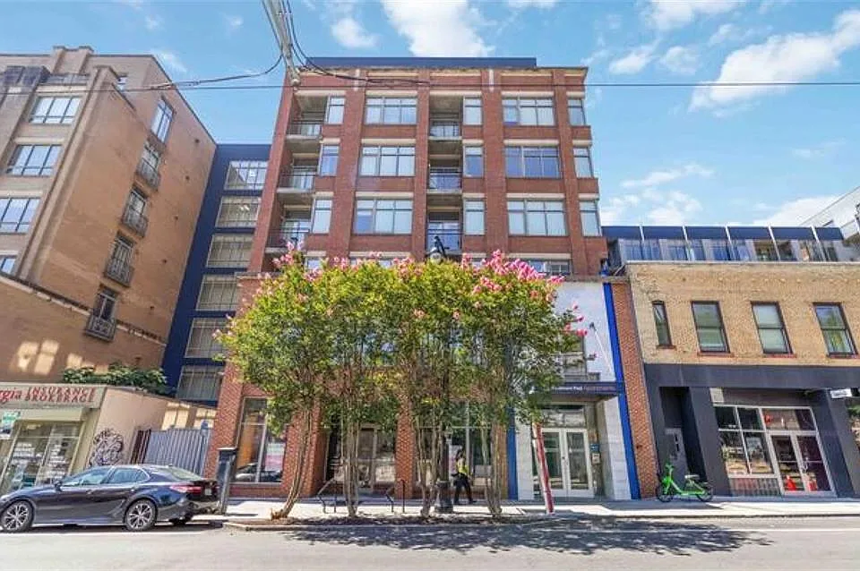 171 Auburn Ave NE #527