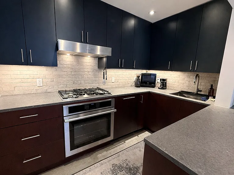 41-31 51st St #5E — Photo 1
