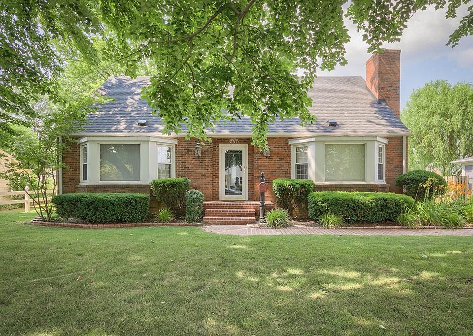 1st image of 2717 Griffith Ave