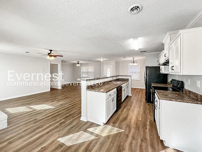 8250 Chesterfield Dr — Photo 6
