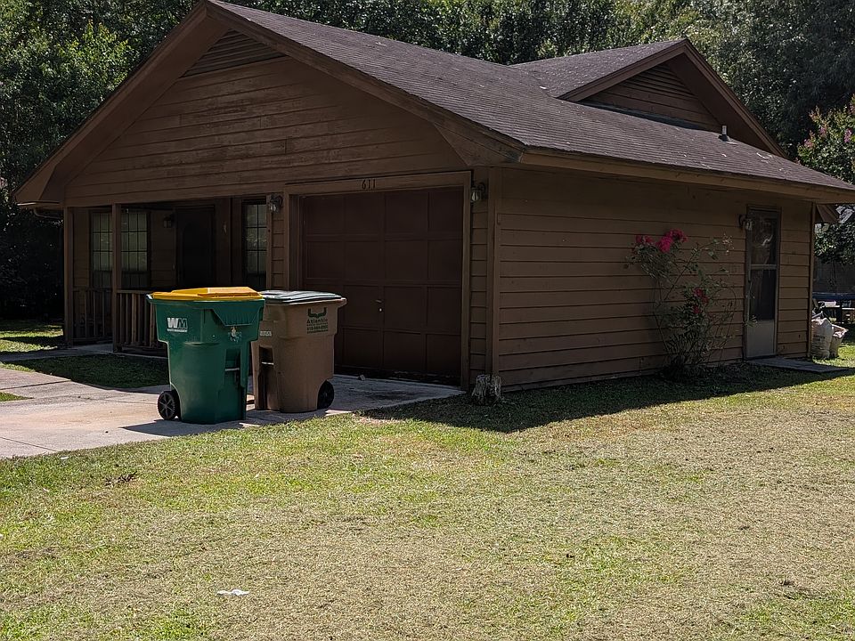 1st image of 611 S Skinner Ave