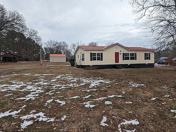 3 bed/2 bath on over an acre