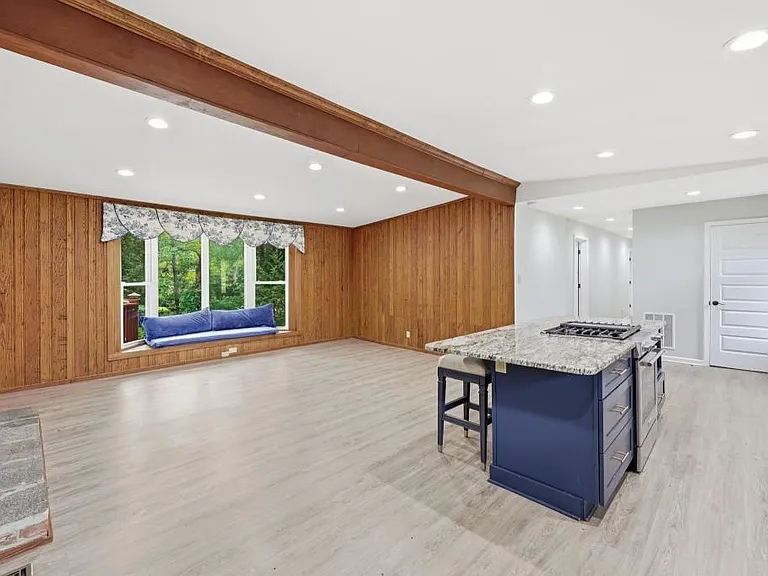 989 Rudolph St — Photo 11