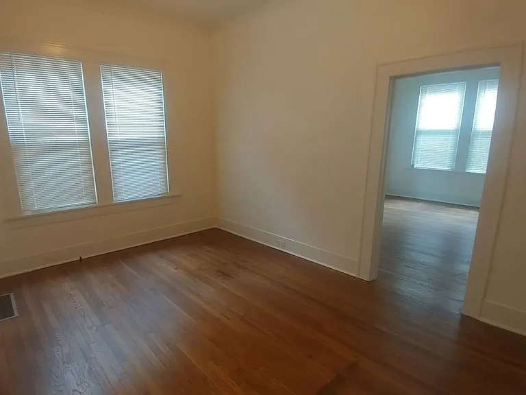 411 W Mistletoe Ave — Photo 17