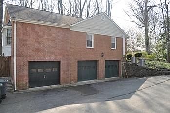1st image of 5121 Kenwood Dr