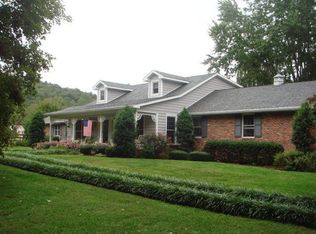 2962 Hidden Cove Rd, Cookeville, TN 38506