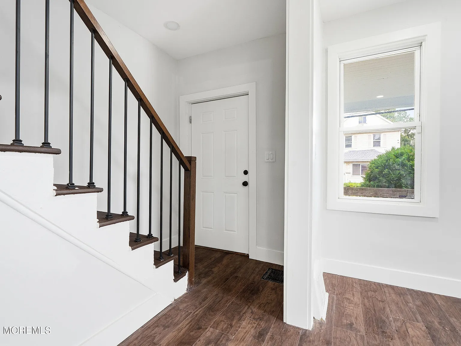 4 bed, 1.5 bath, 1304 sqft, $3,950 — Photo 2