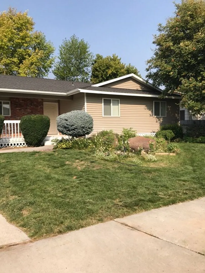 1135 Monaco Street — Photo 1