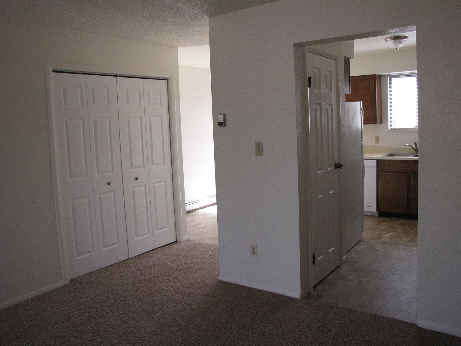 2 bed, $1,100 — Photo 3