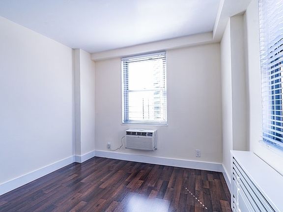 3rd image of 10460 Queens Blvd APT 22Y