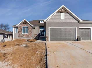 1900 NE Park Ridge Dr, Lees Summit, MO 64064