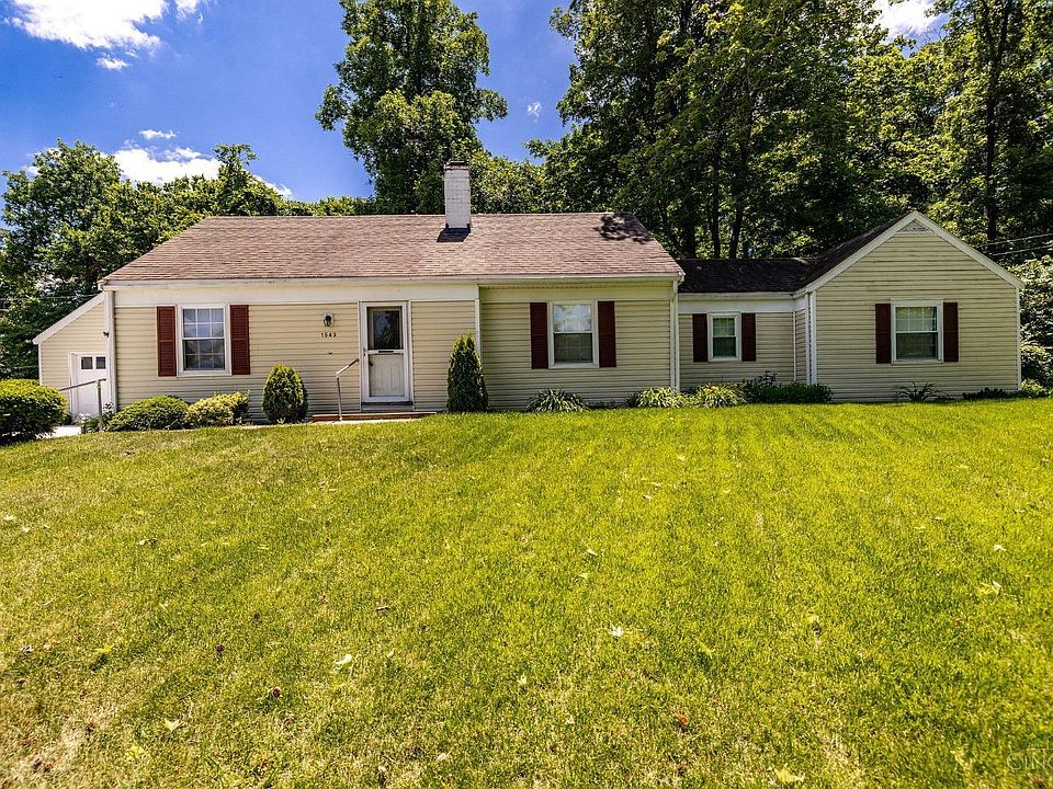 1st image of 1543 Woodview Ln