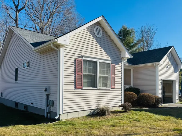 186 Heather Glen Lane, Groton, CT 06355