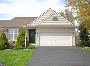 5047 Field View Dr, Mount Joy, PA 17552
