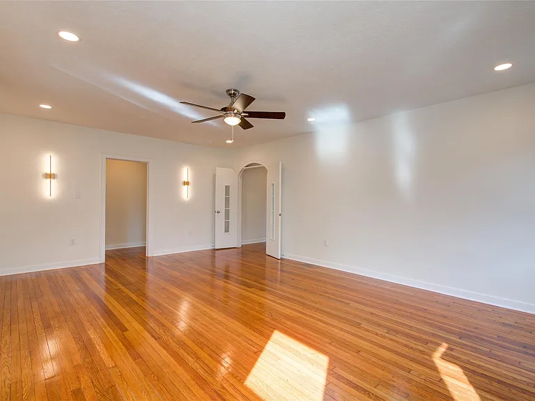 2208 Blodgett St #1 — Photo 16