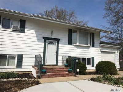 2 Norwood Pl, Wheatley Heights, NY, 11798