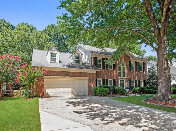 8906 Glade Ct, Huntersville, NC 28078