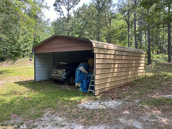 4th image of 389 Glenwood Dr