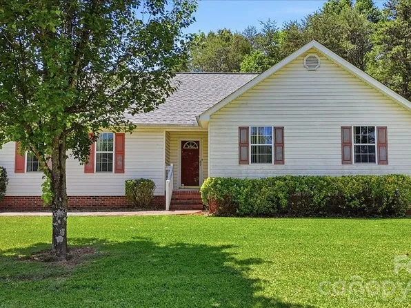 411 Patio Rd, Easley, SC 29642