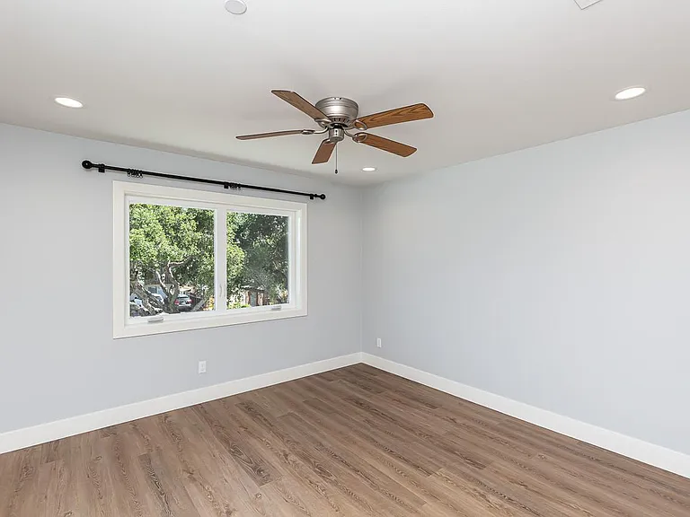 1438 Hornblend St — Photo 19