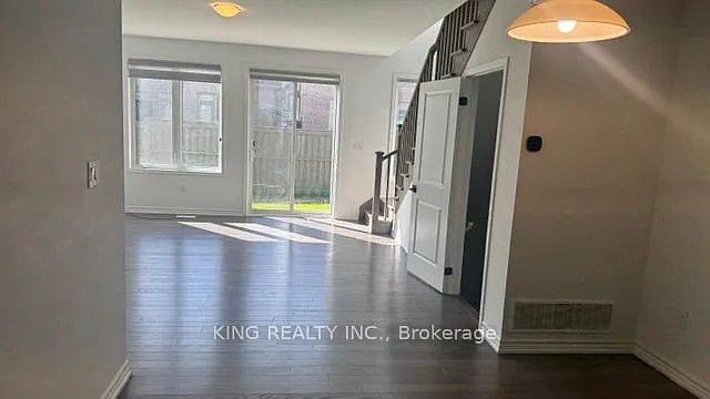 80 Keppel Cir — Photo 6